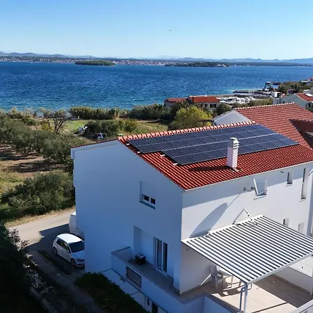 Mirko Apartamento Ugrinici